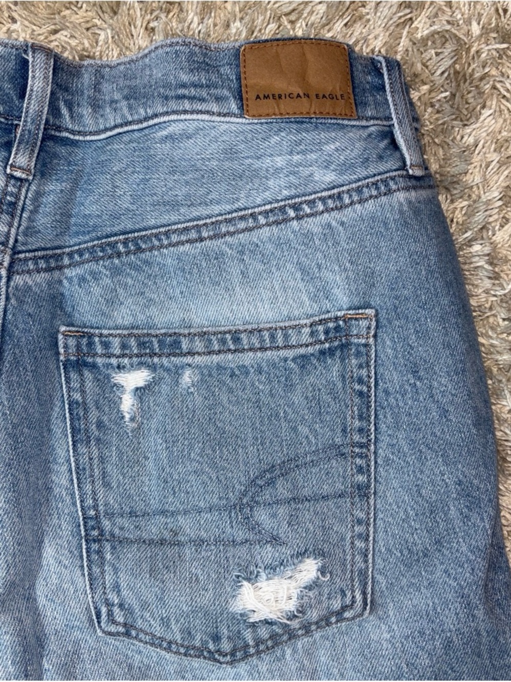 American Eagle Outfitters Light Blue Distressed Boyfriend Jeans - Picture 4 of 7
